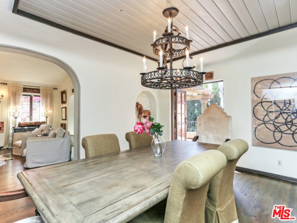3692 Lowry Road Los Angeles, CA 90027 - Photo 14 of 46 Gallery Image 14