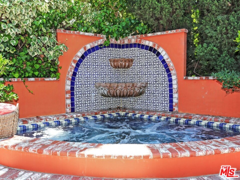 3692 Lowry Road Los Angeles, CA 90027 - Photo 22 of 46 Gallery Image 22