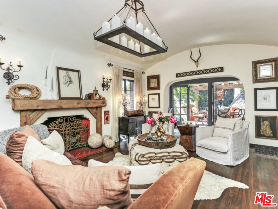 3692 Lowry Road Los Angeles, CA 90027 - Photo 8 of 46 Gallery Image 8