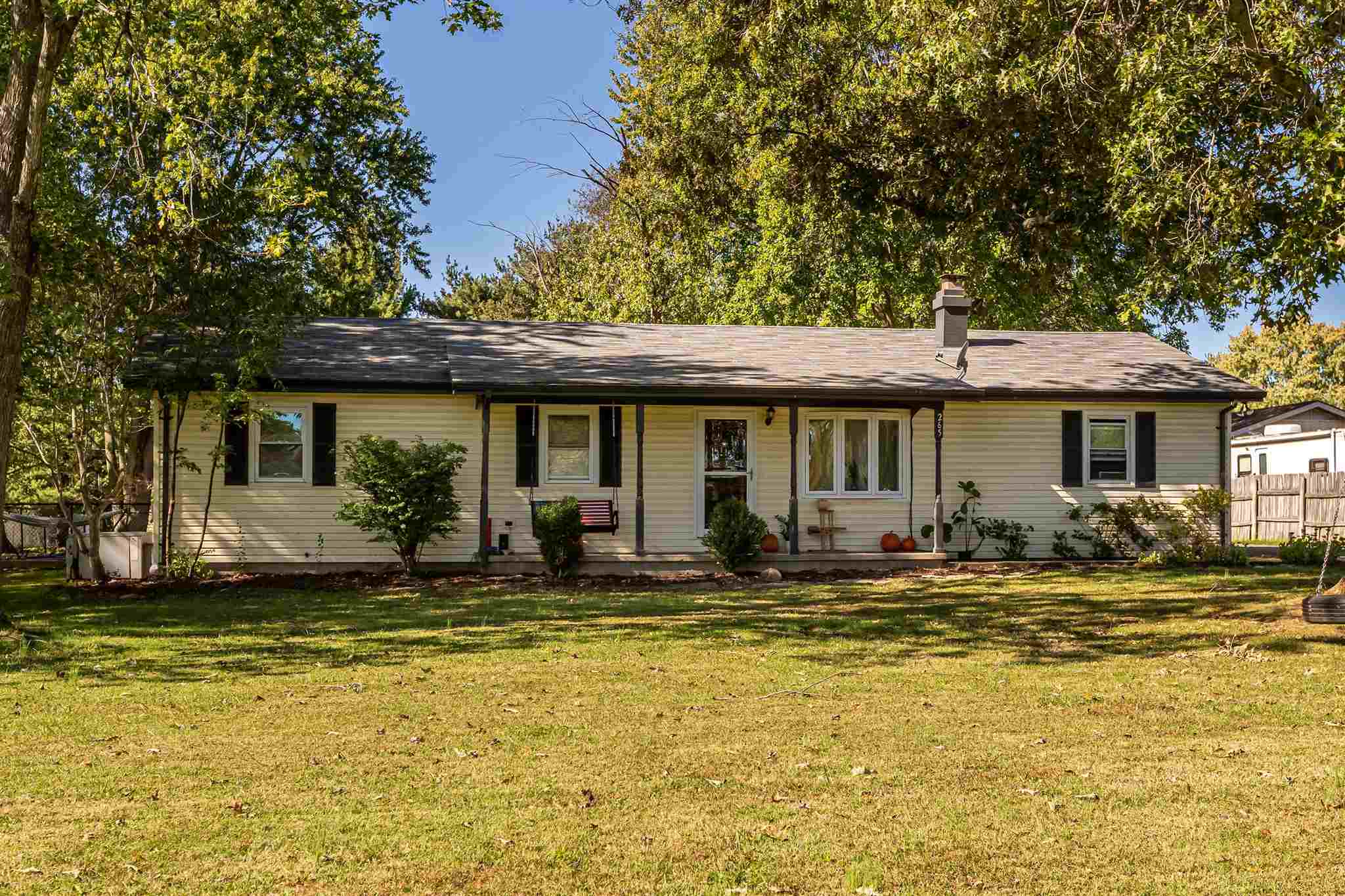 265 Country Acres Road Eldorado, IL 62930 - Photo 2 of 33