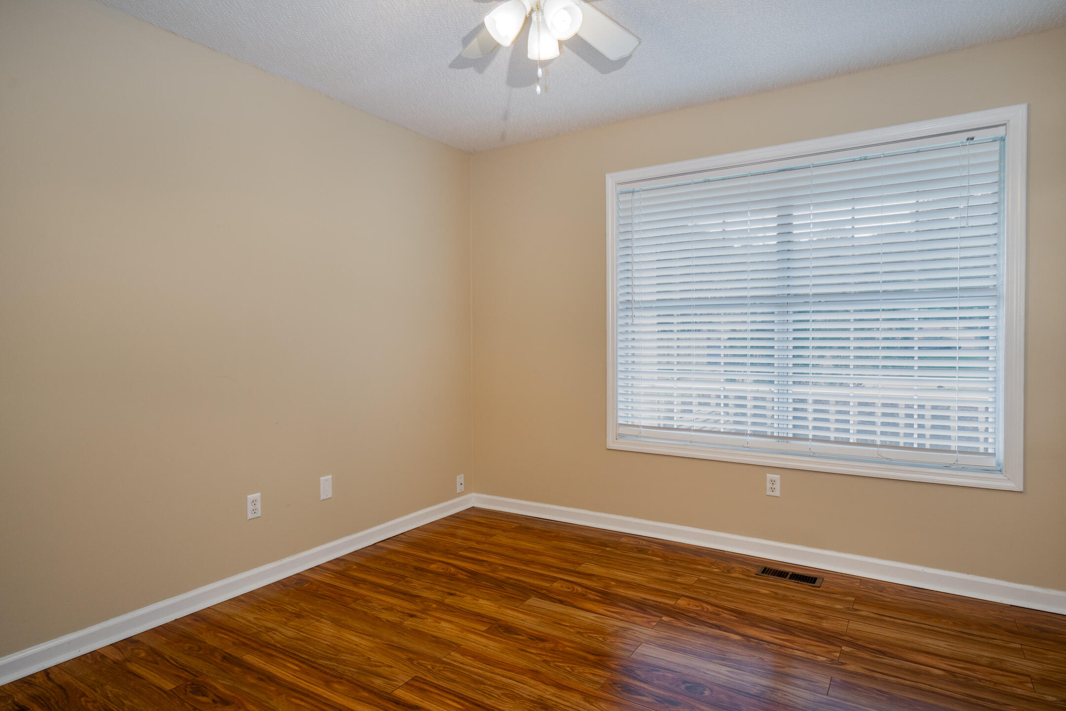 330 Chapman Road Ringgold, GA 30736 - Photo 22 of 30 3rd Bedroom