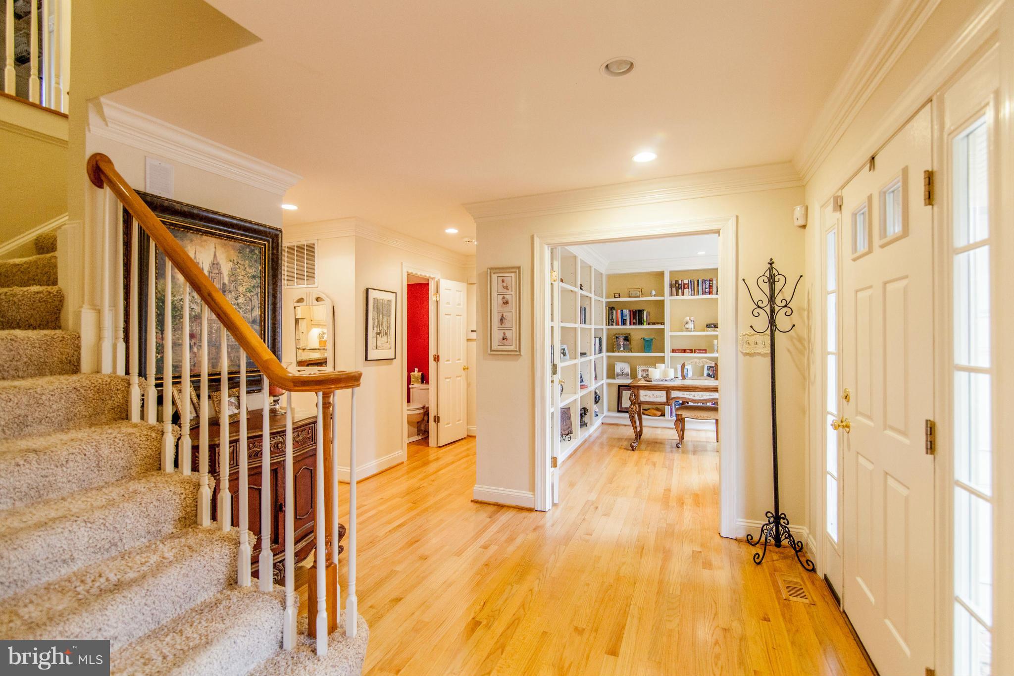 10 Thorburn Road Gaithersburg, MD 20878 - Photo 2 of 30 Interior (General)