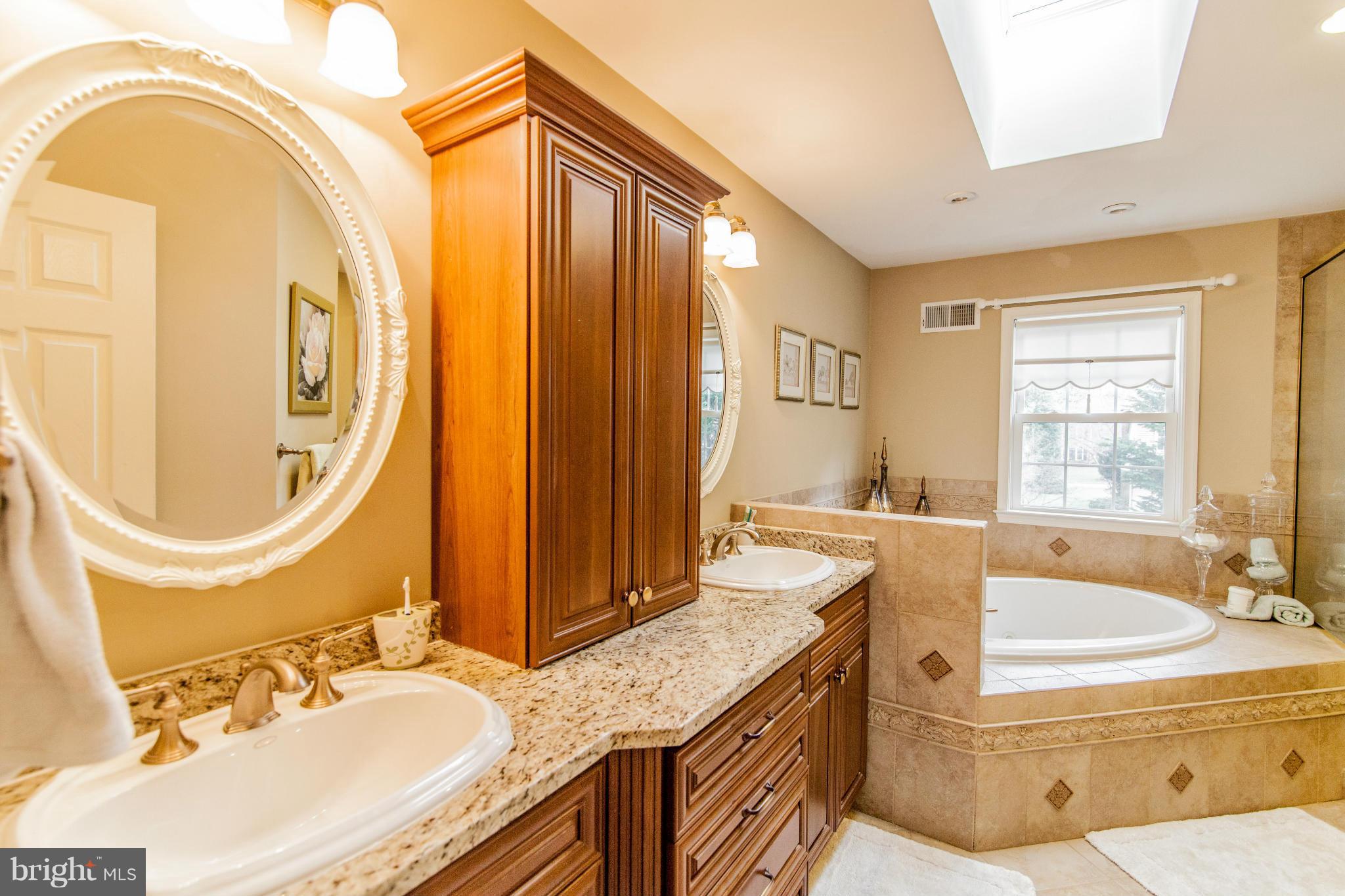 10 Thorburn Road Gaithersburg, MD 20878 - Photo 17 of 30 Bath (Master)
