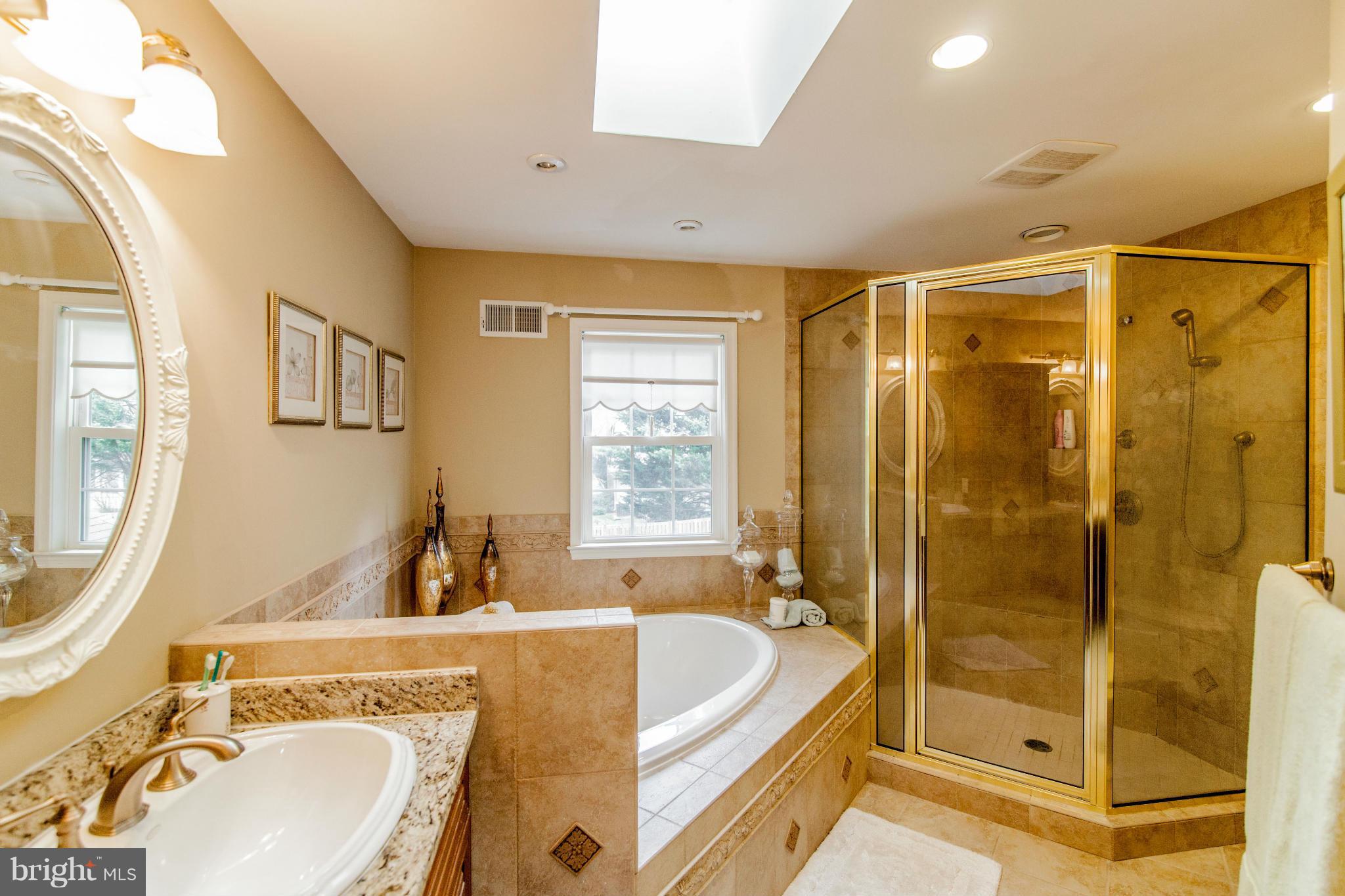 10 Thorburn Road Gaithersburg, MD 20878 - Photo 18 of 30 Bath (Master)