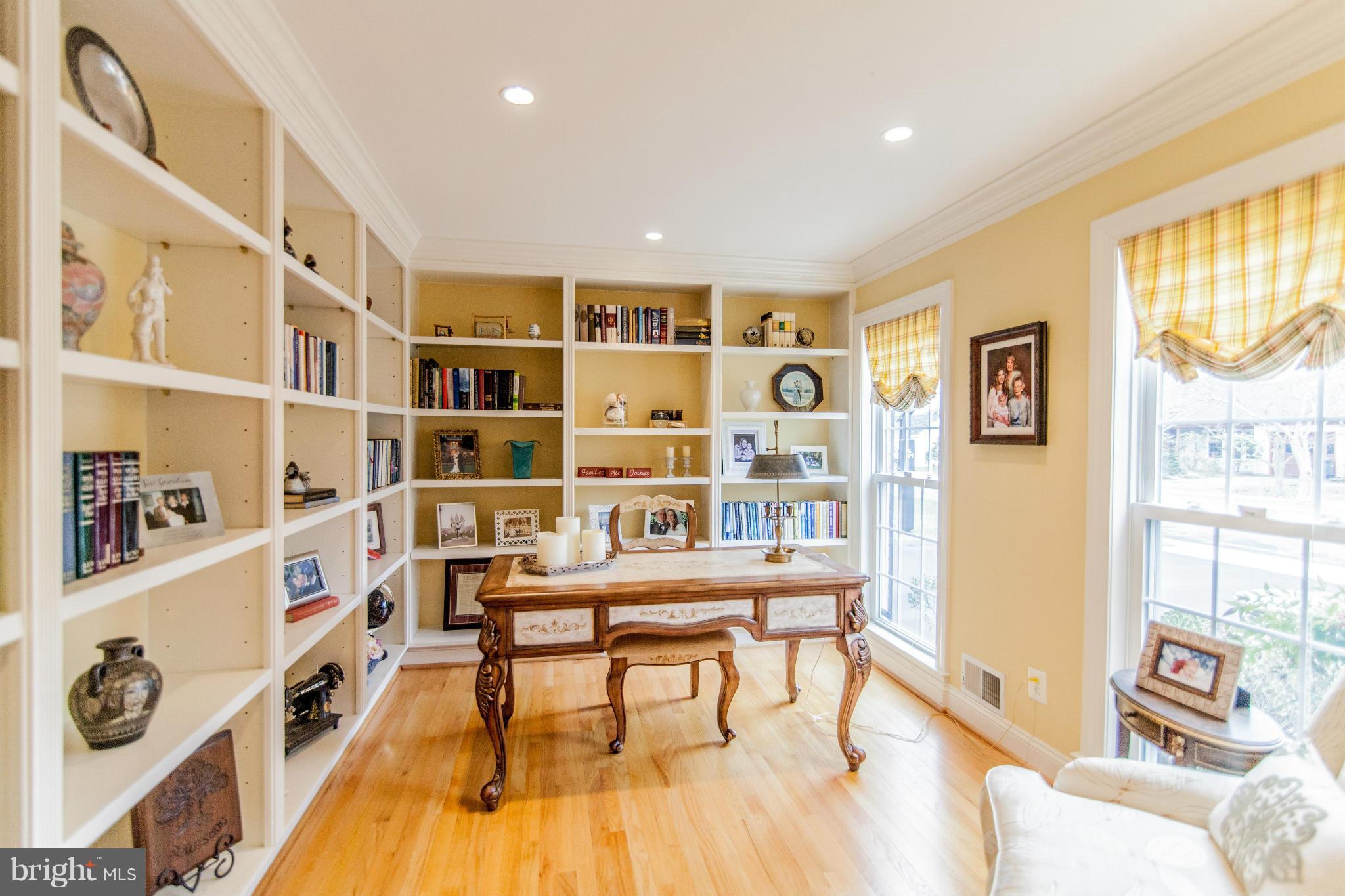 10 Thorburn Road Gaithersburg, MD 20878 - Photo 3 of 30 Interior (General)
