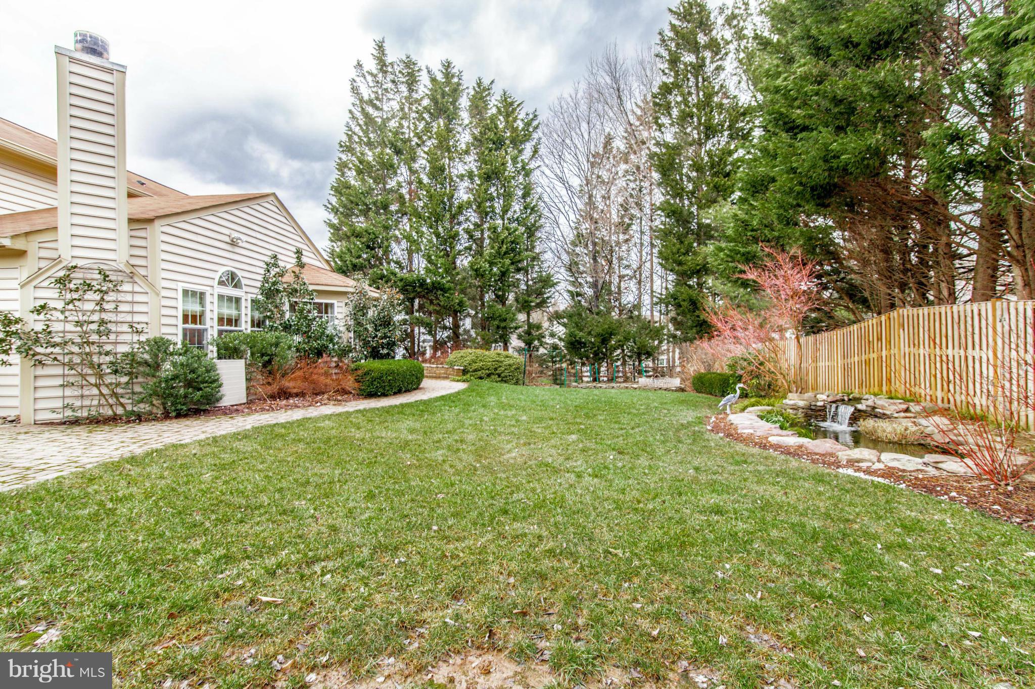 10 Thorburn Road Gaithersburg, MD 20878 - Photo 28 of 30 Exterior (Rear)