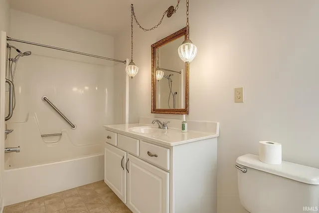 $160,000 | 6718 Newburgh Road, Evansville, IN 47715