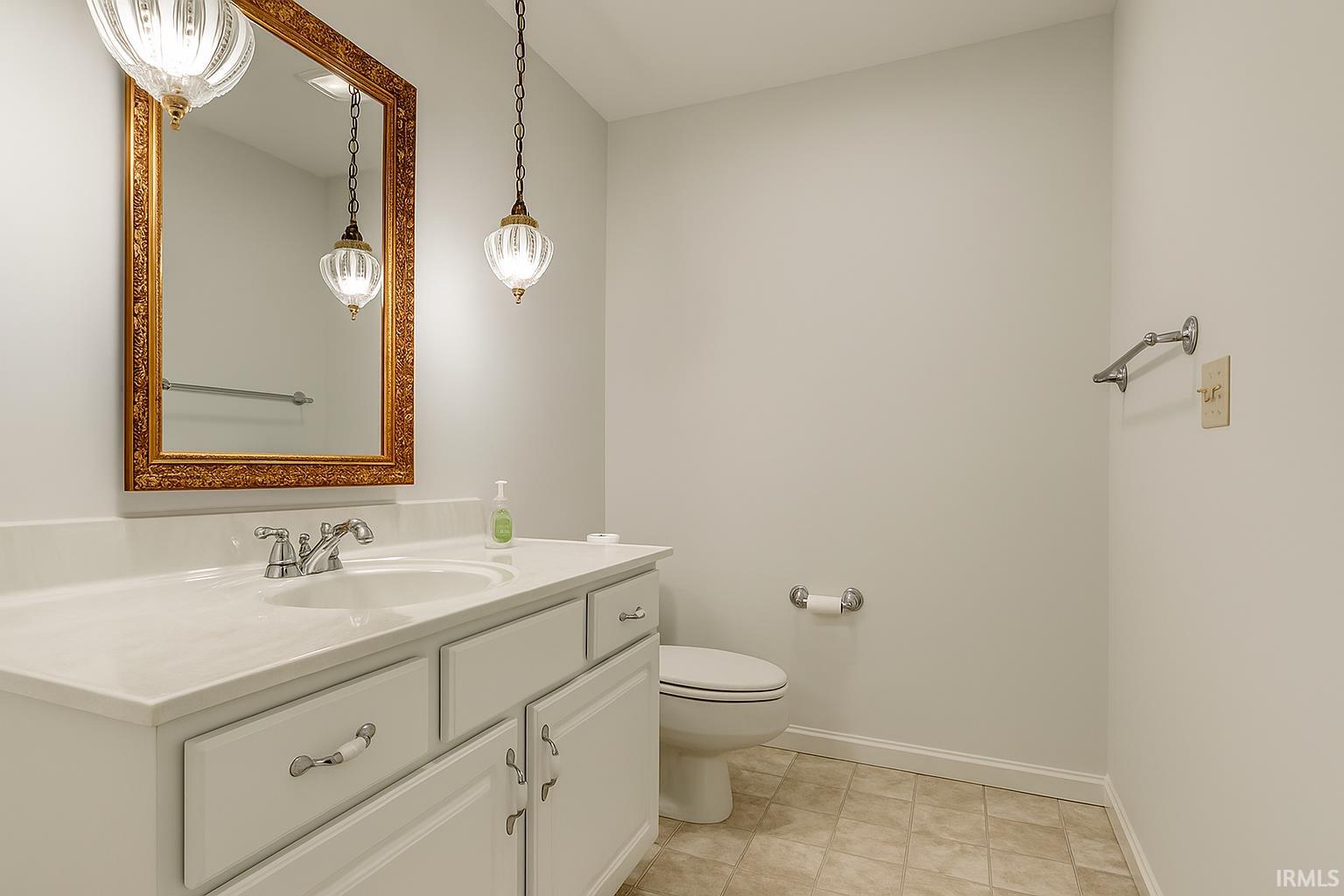 6718 Newburgh Road Evansville, IN 47715 - Photo 16 of 20 Gallery Image 16