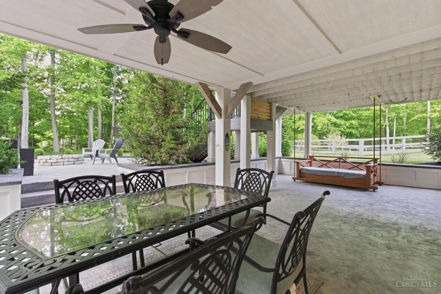 1086 Stableview Circle Maineville, OH 45039 - Photo 3 of 28