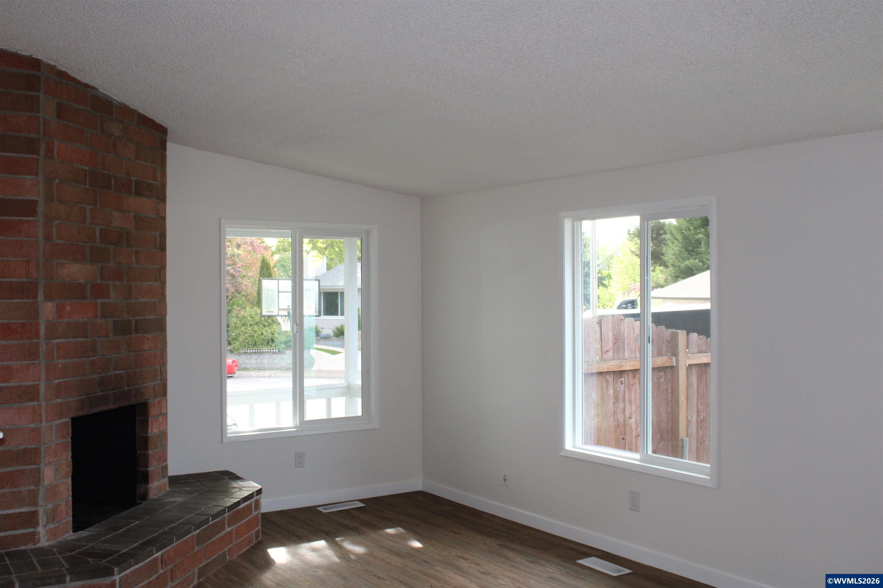 6259 Chapman Place Southwest Albany, OR 97321 - Photo 4 of 21 a view of an empty room with a window