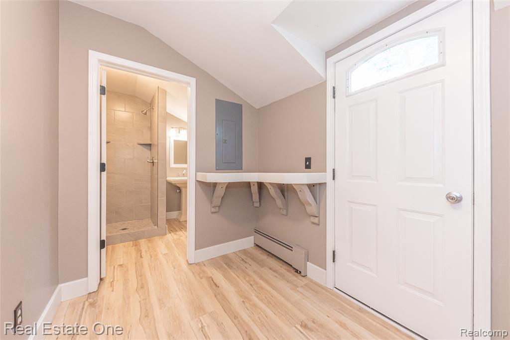 912 North Wixom Road Wixom, MI 48393 - Photo 17 of 49