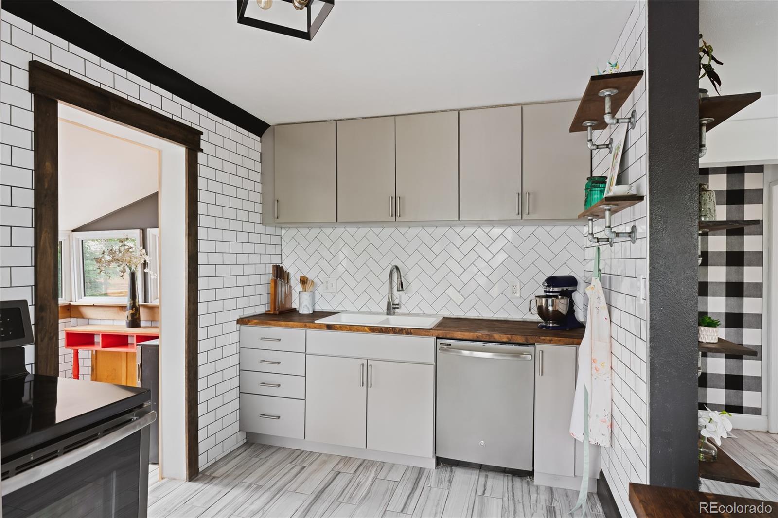 2191 Kendall Street Edgewater, CO 80214 - Photo 15 of 40