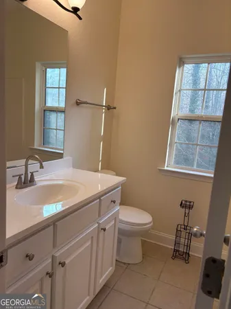 $1,800 | 74 Lockerbie Court, Unit 201, Clayton, GA 30525