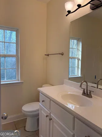 $1,800 | 74 Lockerbie Court, Unit 201, Clayton, GA 30525