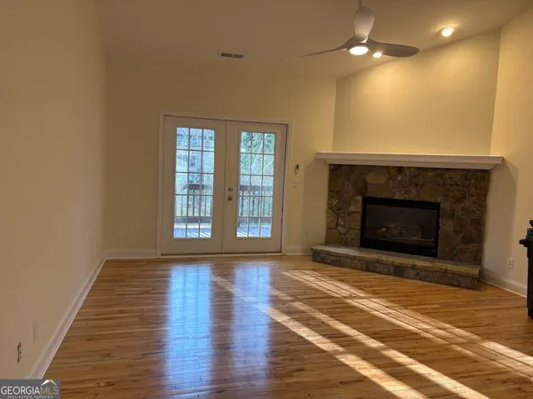 $1,800 | 74 Lockerbie Court, Unit 201, Clayton, GA 30525