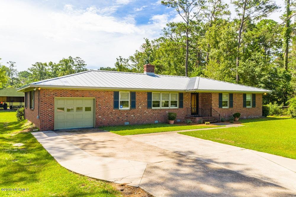3003 Country Club Road Morehead City, NC 28557 - Photo 1 of 37 3003 Country Club Rd-1