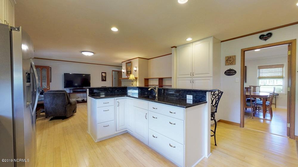 3003 Country Club Road Morehead City, NC 28557 - Photo 13 of 37 3003 Country Club Rd-34