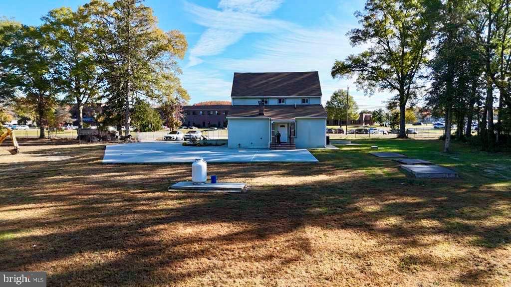 141 Arneys Mt Road Pemberton, NJ 08068 - Photo 17 of 20 a swimming pool view with a outdoor seating