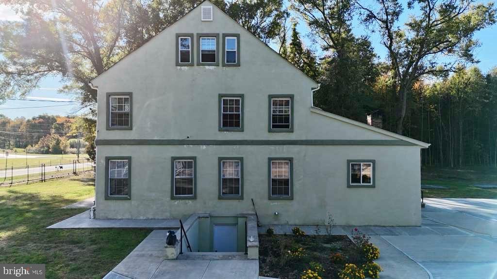 141 Arneys Mt Road Pemberton, NJ 08068 - Photo 2 of 20 a front view of house with yard