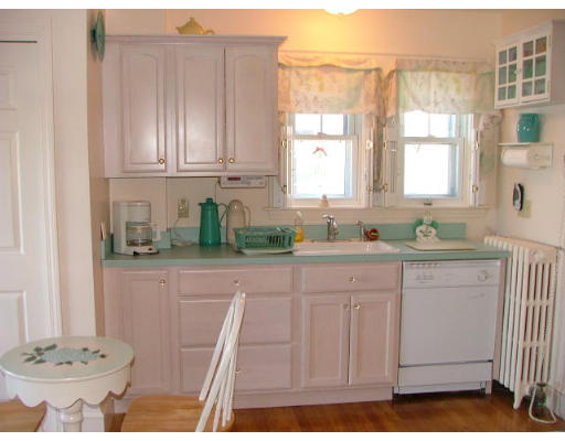 19 Court Road Winthrop, MA 02152 - Photo 8 of 16 Gallery Image 8
