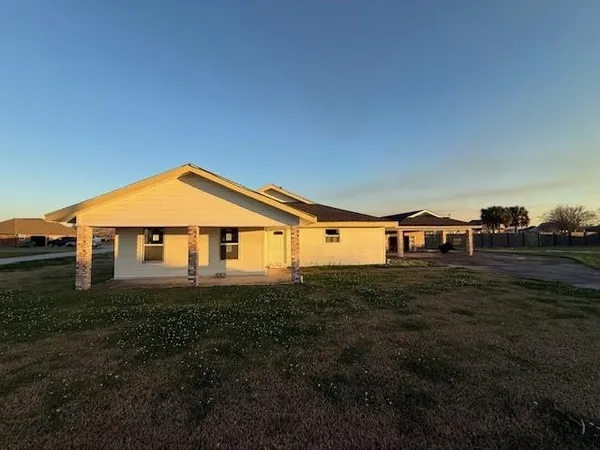 $74,999 | 160 East 26th Place, Larose, LA 70373