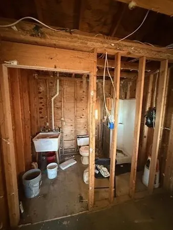 $74,999 | 160 East 26th Place, Larose, LA 70373