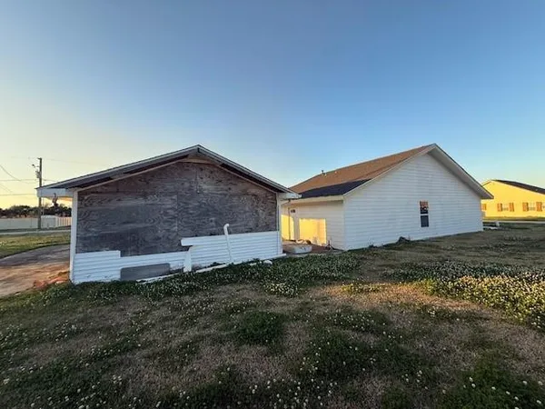 $74,999 | 160 East 26th Place, Larose, LA 70373