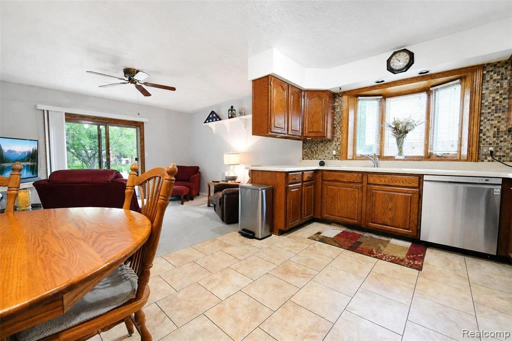 41768 Hanford Road Canton, MI 48187 - Photo 10 of 28