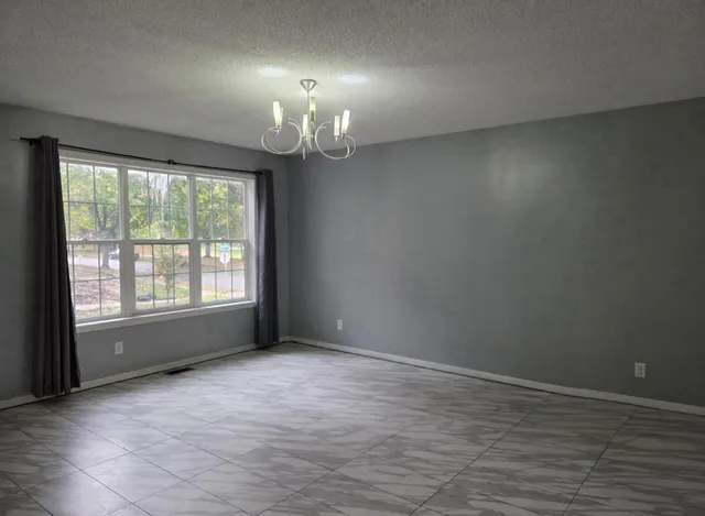 $299,900 | 925 Marion Street, St. Paul, MN 55117