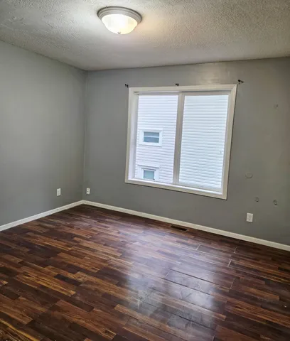 $299,900 | 925 Marion Street, St. Paul, MN 55117