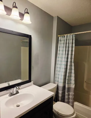 $299,900 | 925 Marion Street, St. Paul, MN 55117