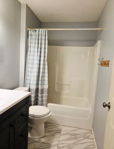 $299,900 | 925 Marion Street, St. Paul, MN 55117