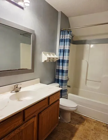 $299,900 | 925 Marion Street, St. Paul, MN 55117