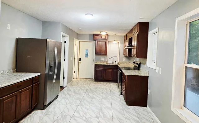 $299,900 | 925 Marion Street, St. Paul, MN 55117