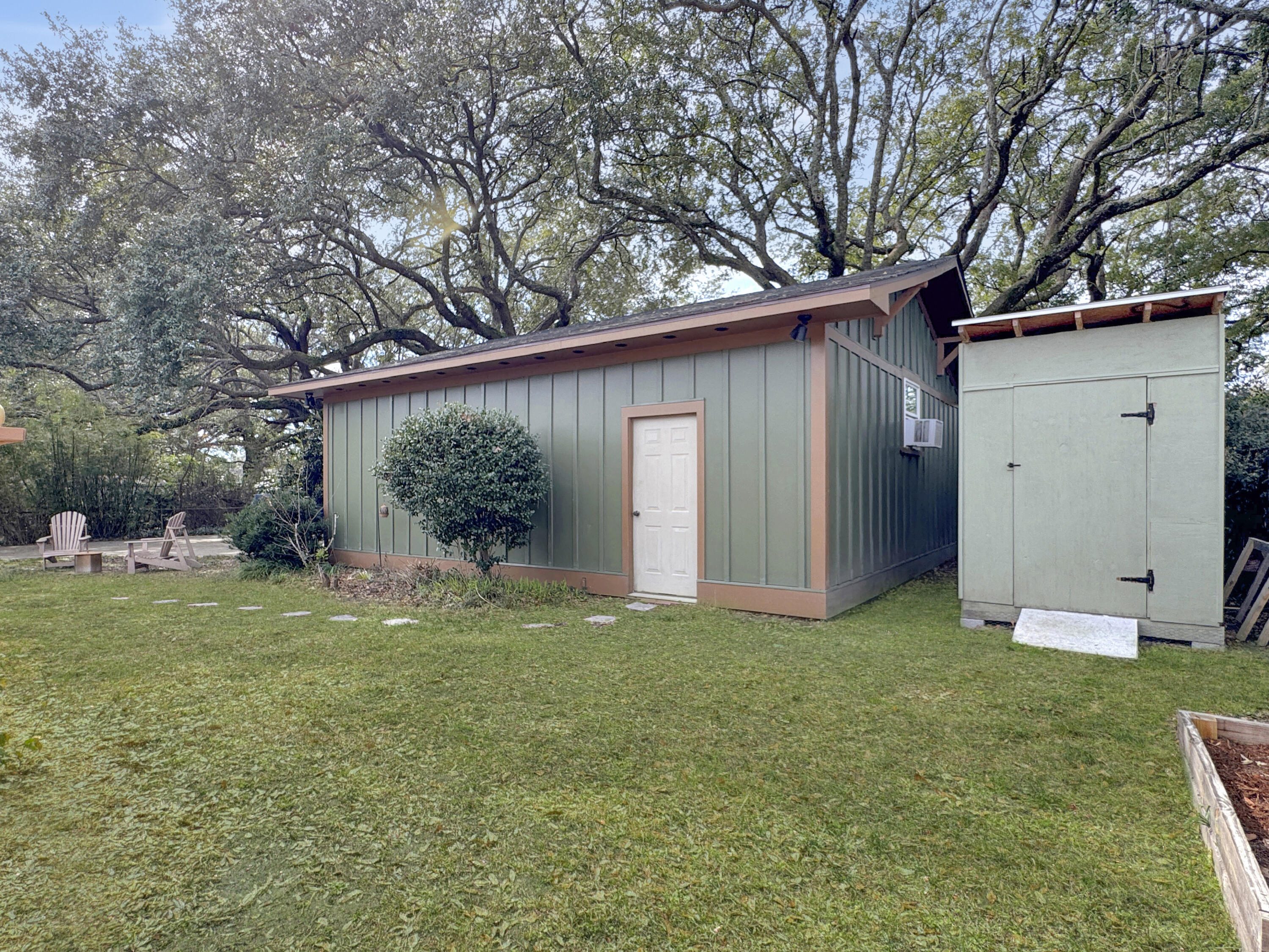 11 Boardman Road Charleston, SC 29407 - Photo 46 of 64 garage/workshop