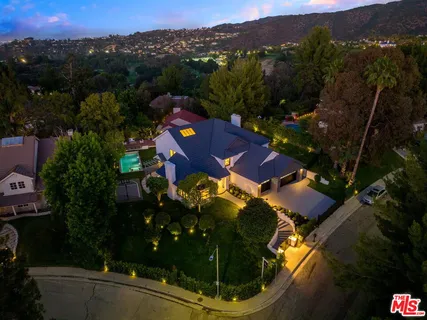 $3,595,000 | 4050 Clarinda Drive, Tarzana, CA 91356
