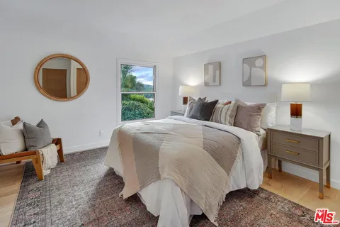 $3,595,000 | 4050 Clarinda Drive, Tarzana, CA 91356