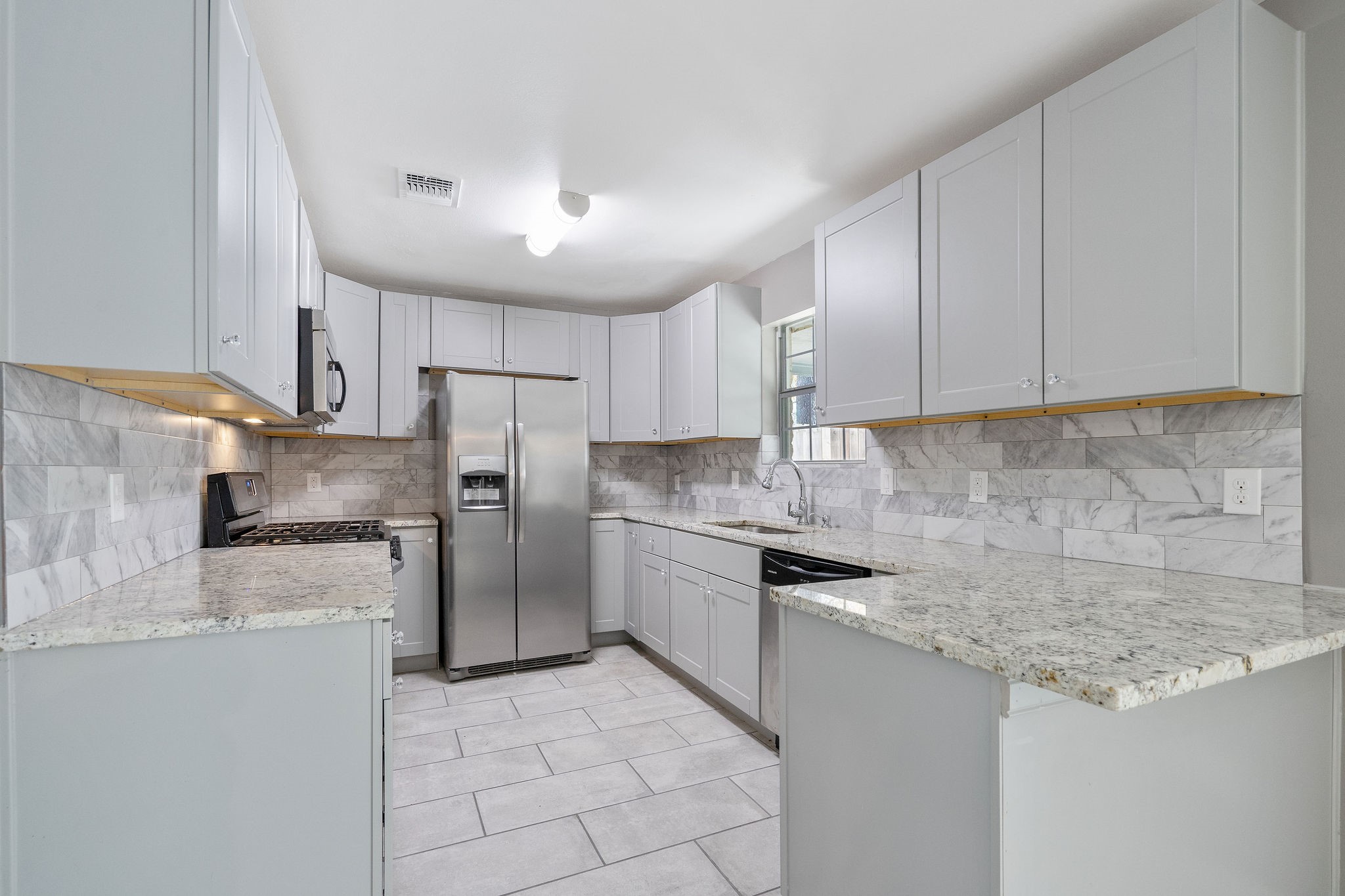 3307 Roaming Woods Lane Spring, TX 77380 - Photo 13 of 35