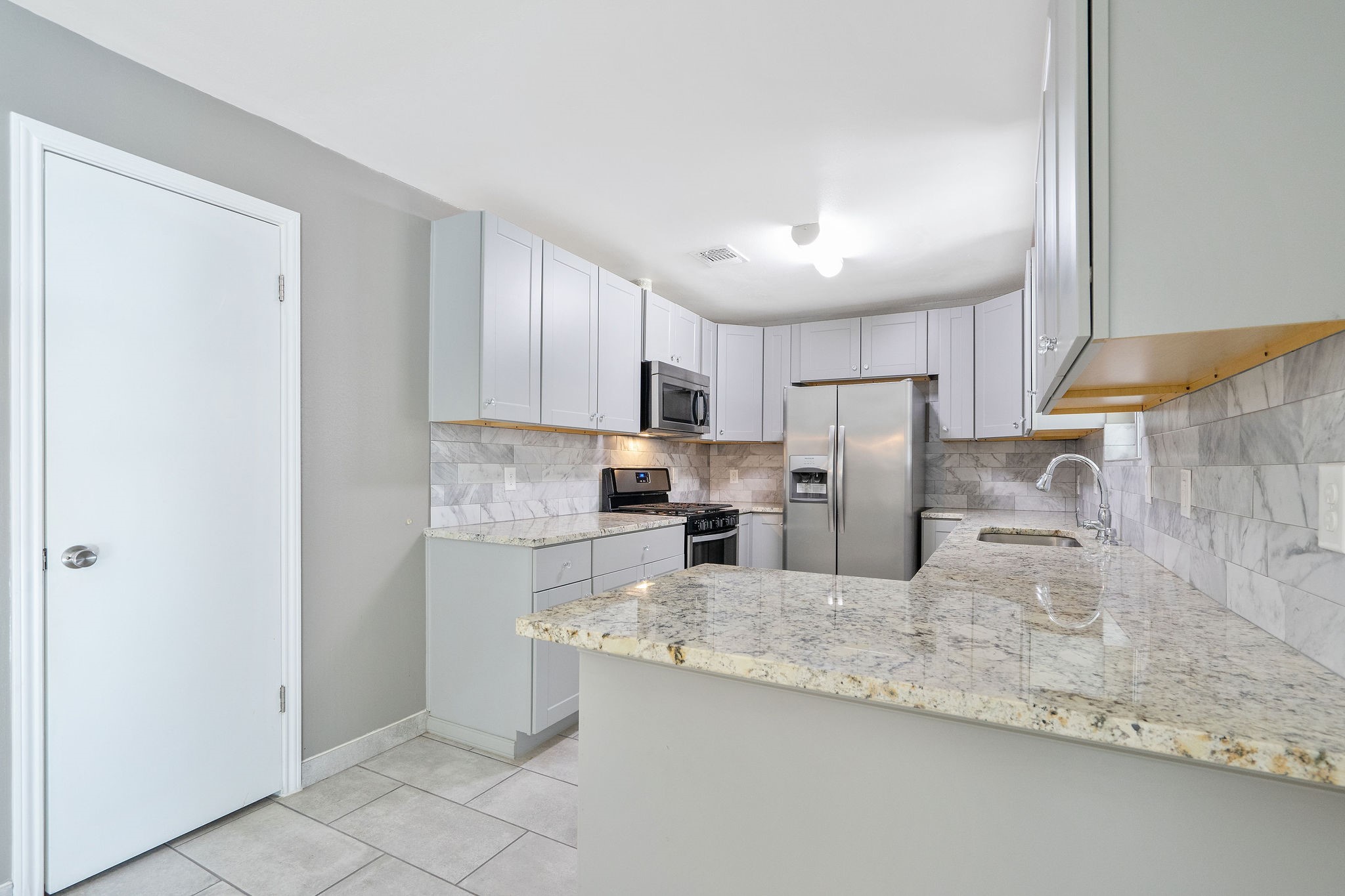 3307 Roaming Woods Lane Spring, TX 77380 - Photo 14 of 35