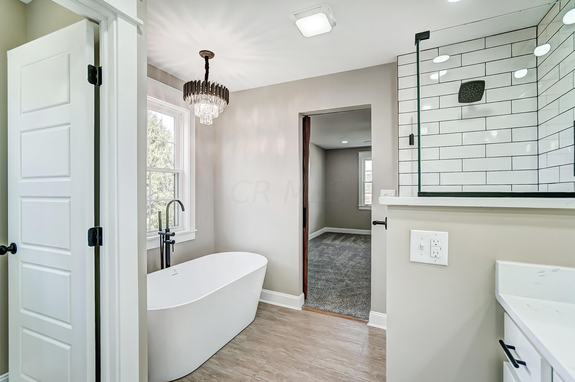 4453 Pleasantville Road Northwest Carroll, OH 43112 - Photo 30 of 87 Owner Suite-Private Bath - 4453 Pleasantville Road, Carroll, OH 43112