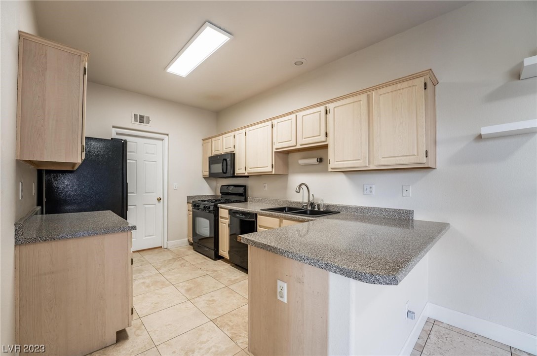 1633 Cave Spring Drive Henderson, NV 89014 - Photo 16 of 46