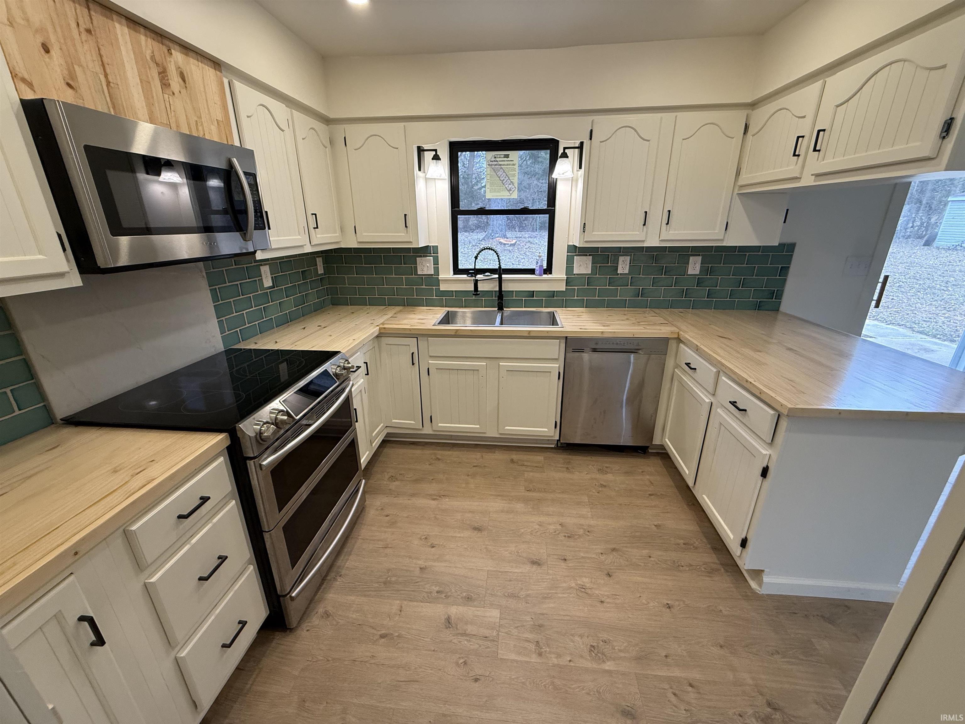 1718 Ridgeway Avenue Vincennes, IN 47591 - Photo 4 of 33