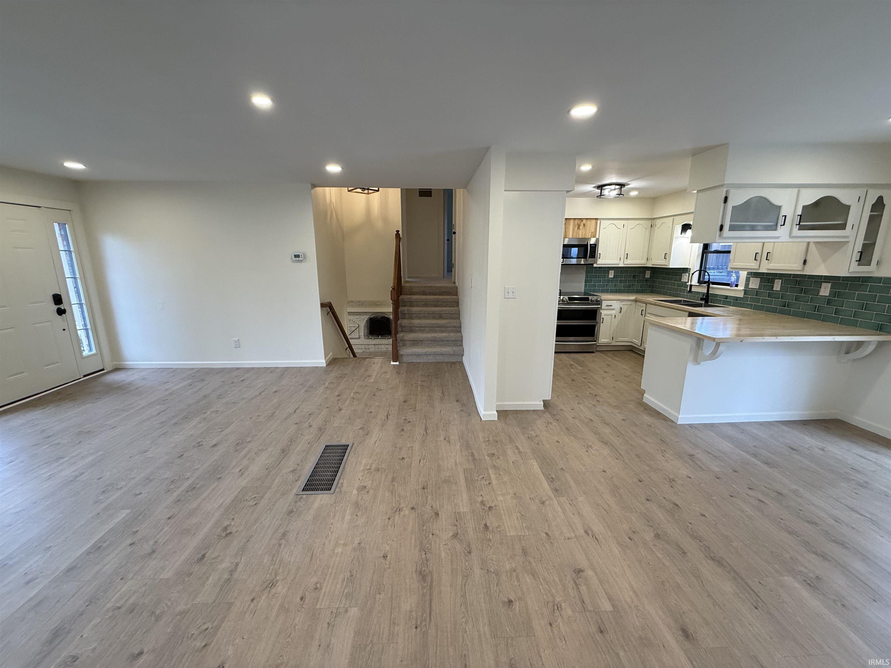 1718 Ridgeway Avenue Vincennes, IN 47591 - Photo 9 of 33