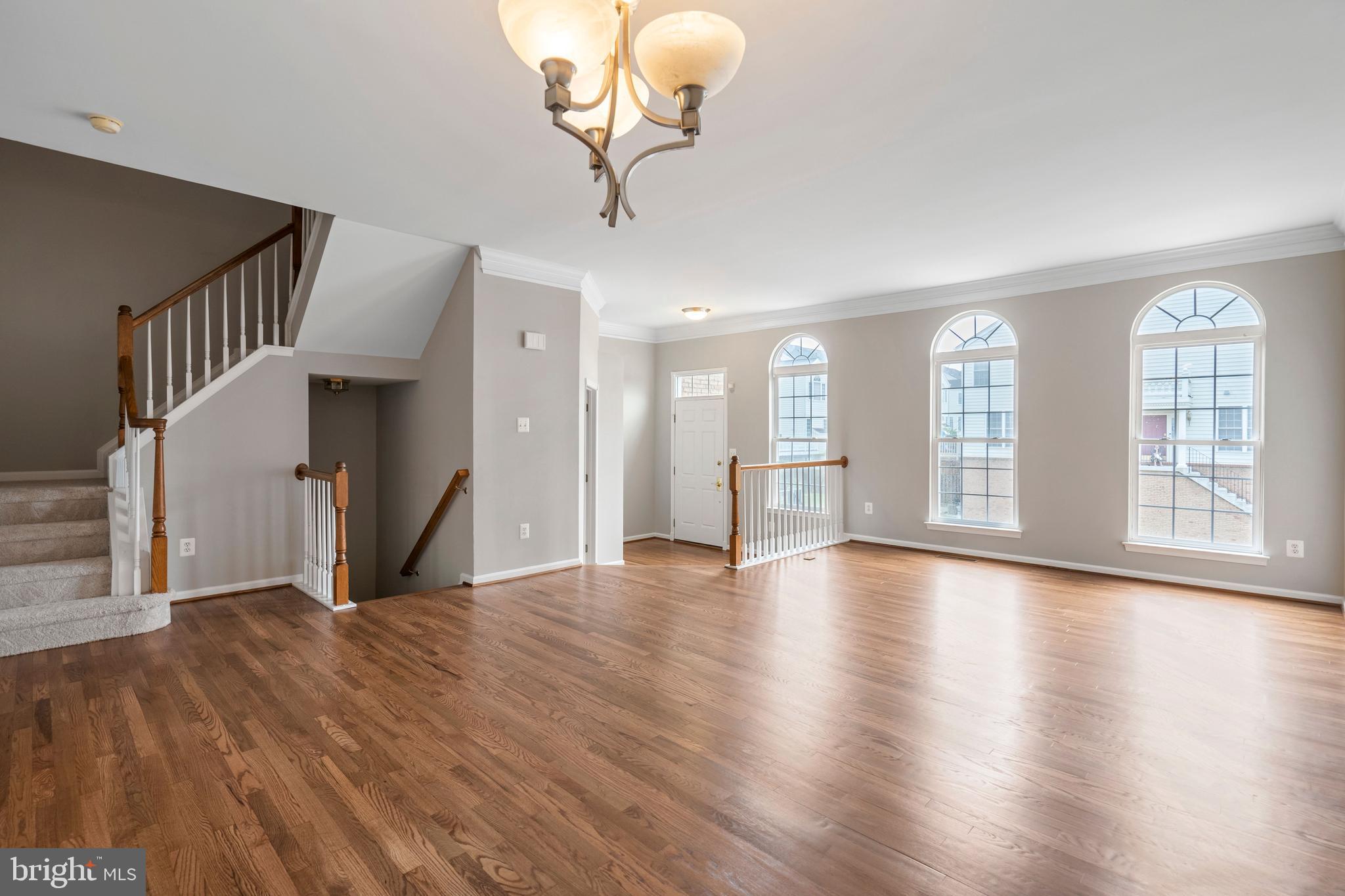 25242 Lyon Terrace Chantilly, VA 20152 - Photo 3 of 25