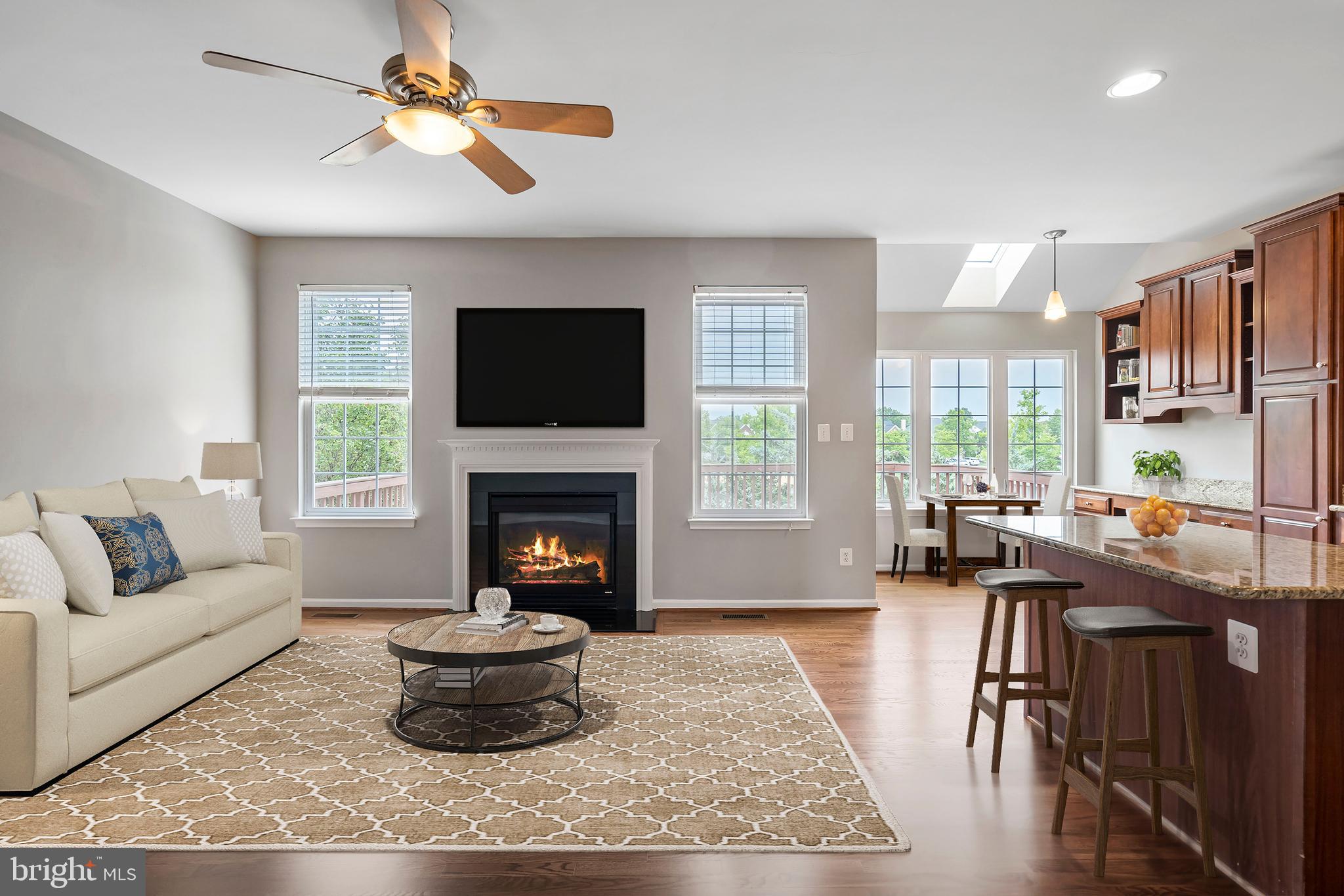 25242 Lyon Terrace Chantilly, VA 20152 - Photo 4 of 25