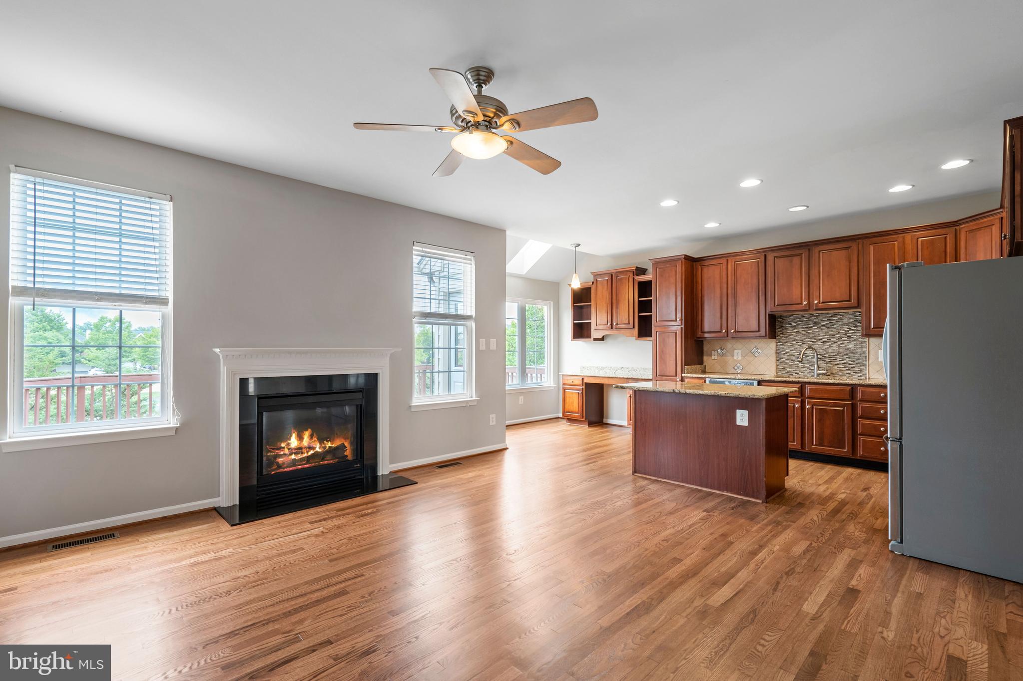 25242 Lyon Terrace Chantilly, VA 20152 - Photo 5 of 25