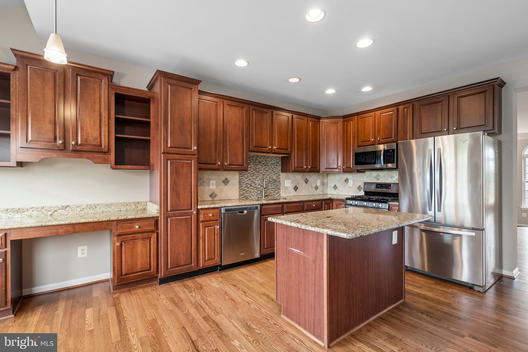 25242 Lyon Terrace Chantilly, VA 20152 - Photo 8 of 25
