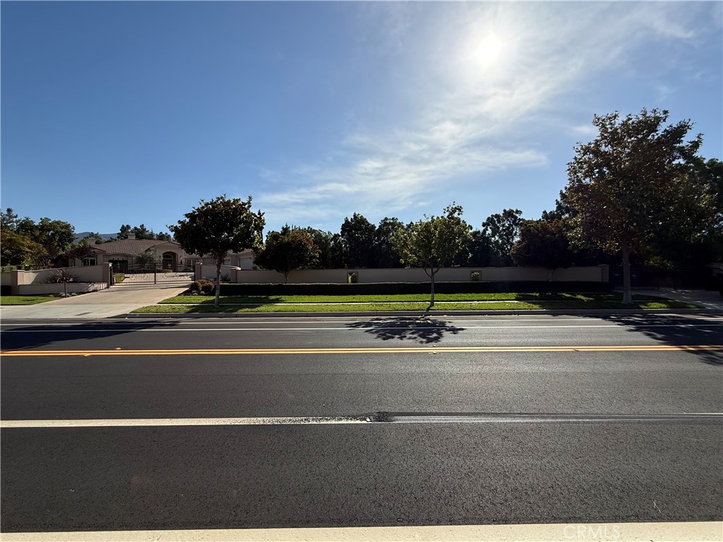 1662 Cherokee Road Corona, CA 92881 - Photo 10 of 60 a view of a tennis court