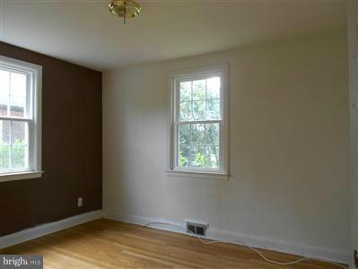 7529 Rockridge Road Pikesville, MD 21208 - Photo 4 of 10 Interior (General)