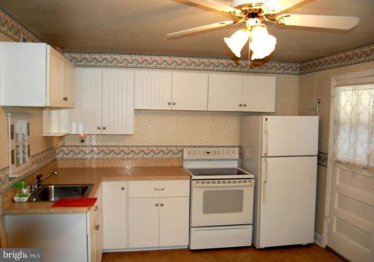 1918 Searles Road Dundalk, MD 21222 - Photo 1 of 10 Kitchen